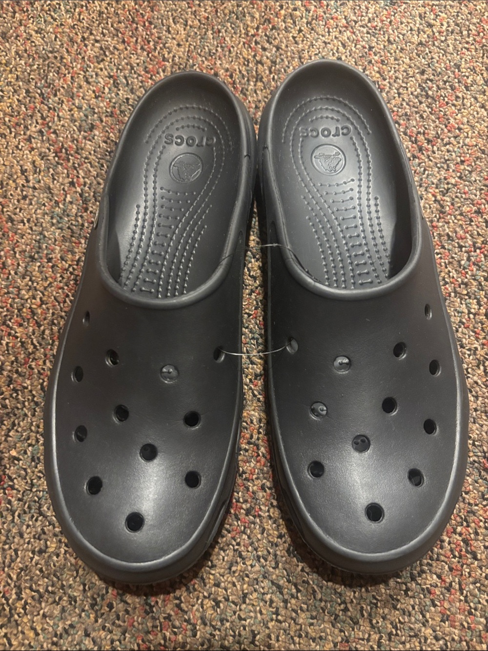 Woman’s 11 Freesail Crocs  black